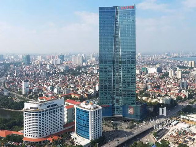 Năm 2014, tòa nhà Lotte ở quận Ba Đình, Hà Nội khánh thành và là tòa nhà cao thứ hai của Việt Nam sau Land Mark 72 tại thời điểm đó.