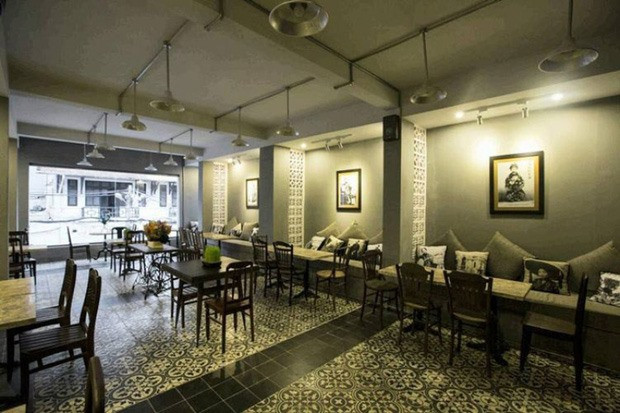 Tại TPHCM, Mai Phương Thúy còn kinh doanh. Cô có một nhà hàng sang phục vụ món Việt. Thỉnh thoảng khi rảnh rỗi, cô ghé lại nơi đây để tự thưởng thức các món ăn.