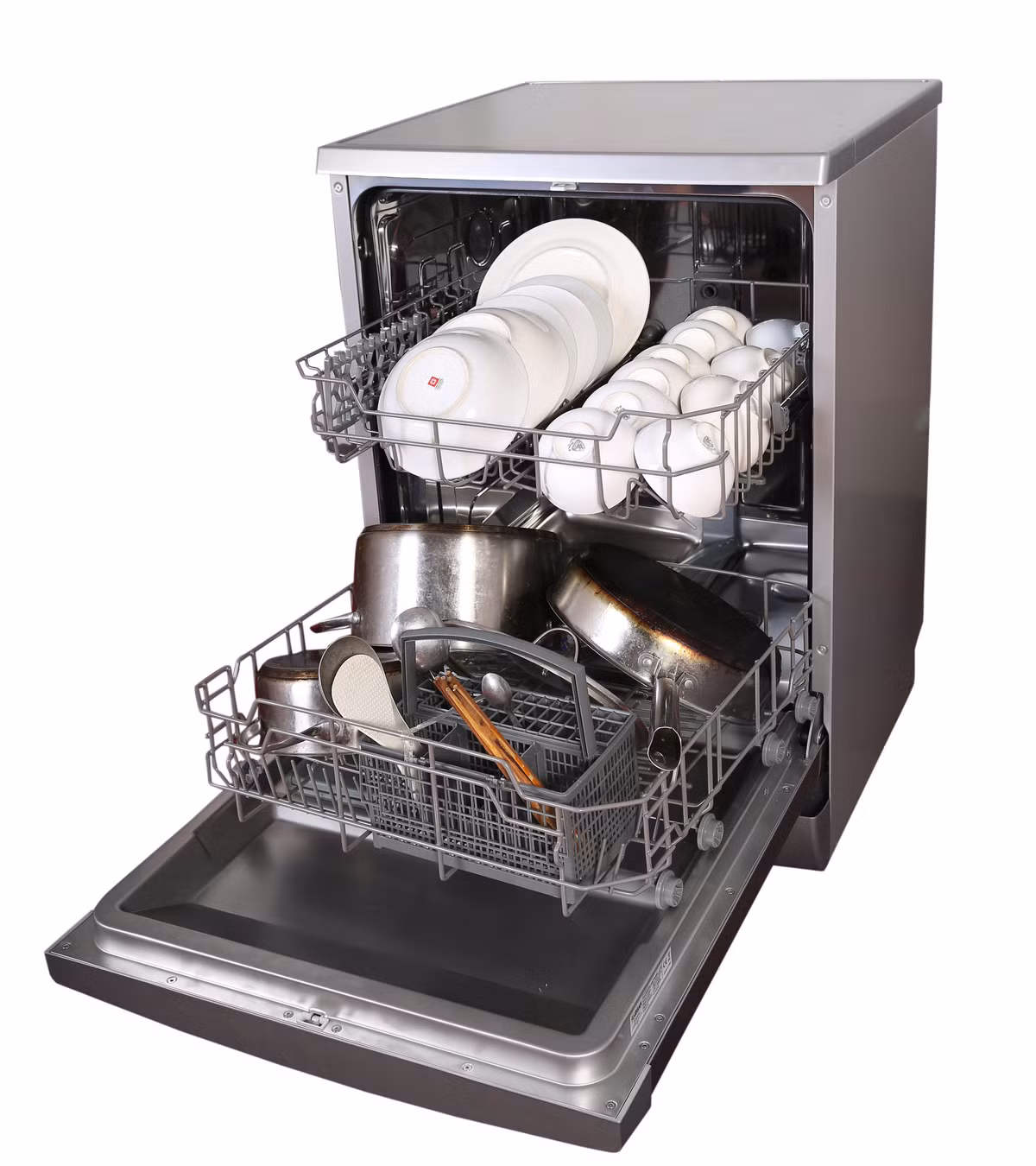 Tủ khử trùng và máy rửa bát thực sự không cần thiết với gia đình có hai hoặc ba người. Có thể xem việc rửa bát đĩa như một hình thức tập thể dục.