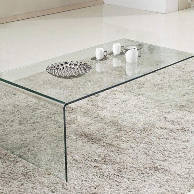 Bàn ghế bằng kính có vẻ thẩm mỹ nhưng các loại mặt bàn bằng kính đều rất dễ vỡ hoặc xước khi cọ rửa. Ngoài ra khi mặt kính ố màu thì thẩm mỹ ngôi nhà cũng trở nên kém tinh tế hơn.