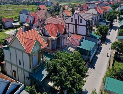 Xã Đô Thành hiện có đến nghìn tỷ phú, trong đó, nhiều người đã thành lập công ty, tạo việc làm cho nhiều lao động địa phương. Ảnh: Zing.