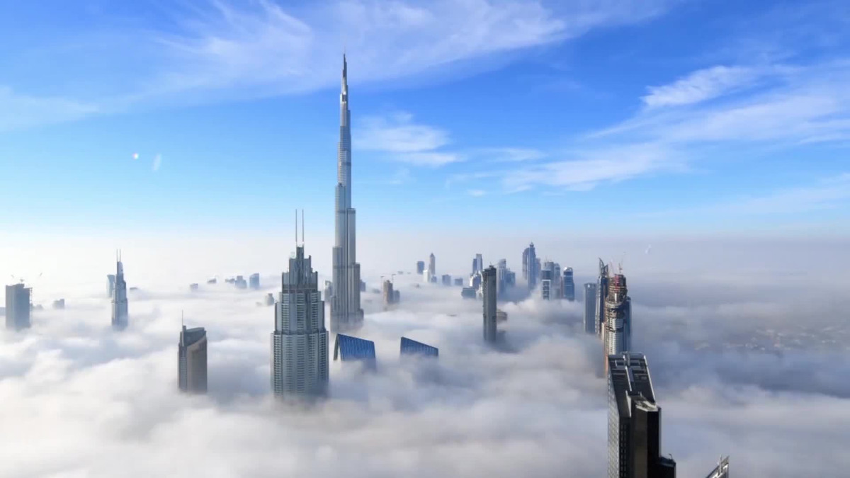 Các trung tâm thương mại hay những khách sạn, tòa tháp chọc trời sang trọng chưa bao giờ là giấc mơ của những người công nhân nghèo Dubai. Nguồn ảnh: Farhad Berahman.