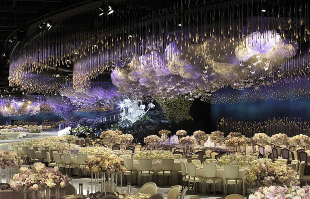 Đám cưới pha lê, kim cương của Sheika Lateefa, họa sĩ, nhiếp ảnh gia người Dubai được mệnh danh là một trong những đám cưới xa hoa nhất thế giới.