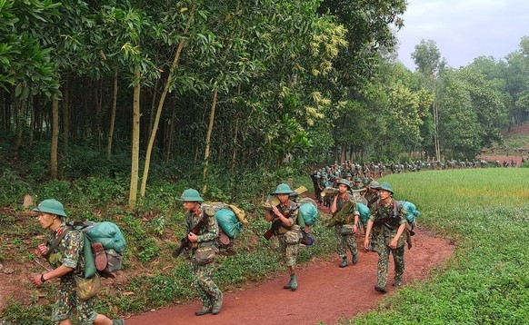 Theo đó, từ ngày 1 đến 9/11, Quân khu 1 chỉ đạo Sư đoàn 3 tổ chức diễn tập chỉ huy cơ quan 1 bên 2 cấp ngoài thực địa với Trung đoàn 2 thực binh, Tiểu đoàn 1 (Trung đoàn 2) bắn đạn thật.