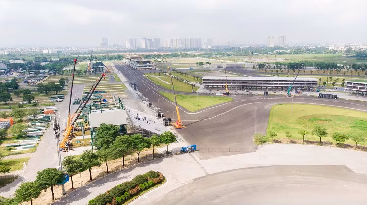 Duong dua F1 Ha Noi thao do... ong lon nao thiet hai nhieu nhat?