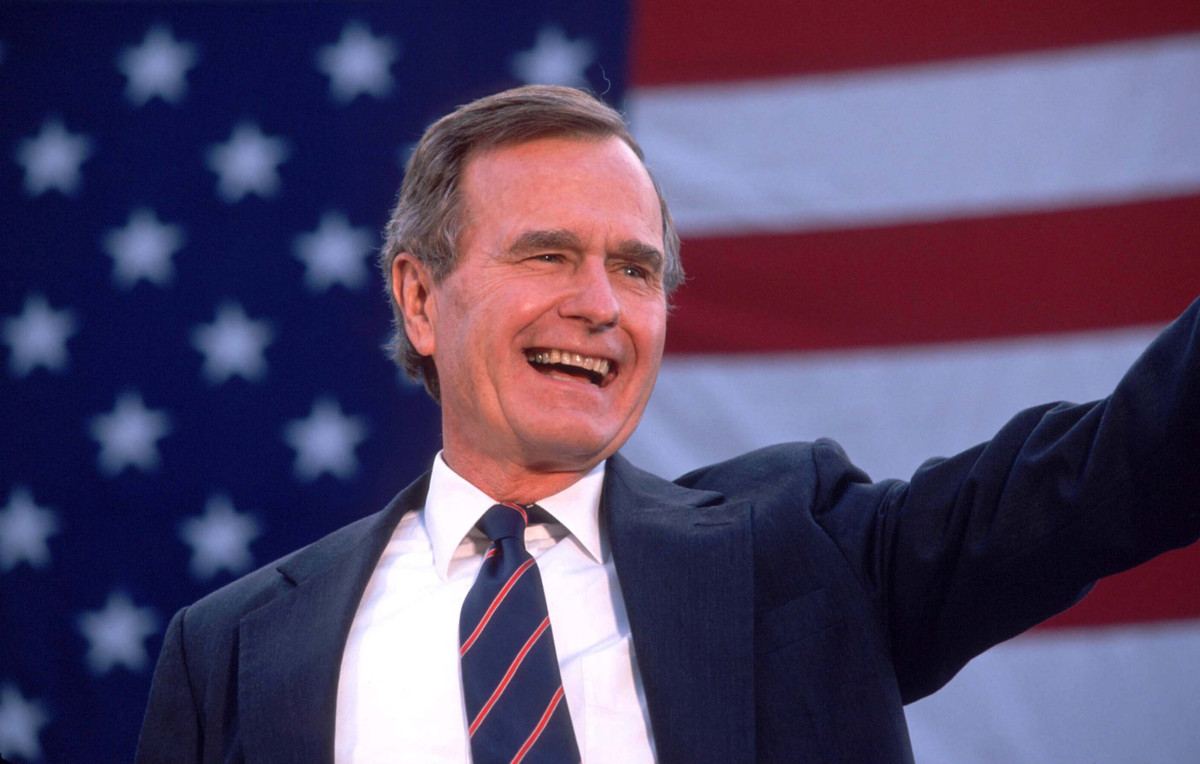 Năm 1992, các chiến dịch của George Herbert Walker Bush (George Bush cha), Bill Clinton và Ross Perot đã tiêu tốn 195,6 triệu USD (360 triệu USD đã điều chỉnh lạm phát).