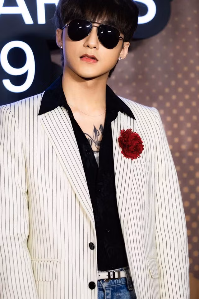 Ngoài vai trò ca sĩ, Sơn Tùng M-TP đang trực tiếp là chủ sở hữu 3 công ty giải trí cùng mang thương hiệu M-TP là M-TP Entertainment, M-TP Talent và M-TP &amp; Friends. Ảnh: FBNV.