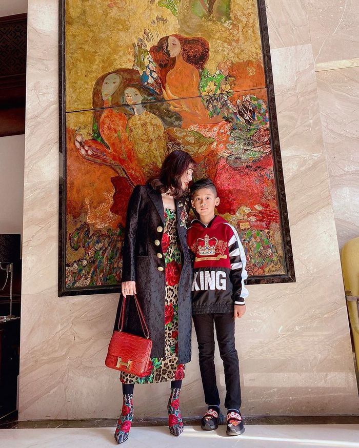 Con trai Lệ Quyên năm nay 9 tuổi, hiện đang theo học tại trường Quốc tế Sài Gòn Pearl.