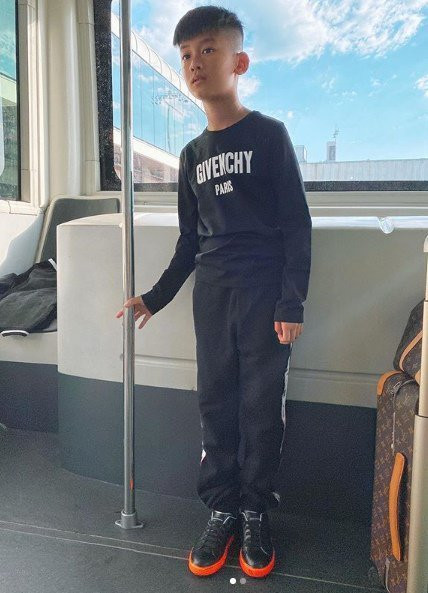 Mức học phí của trường này khá đắt tùy theo các lớp từ hơn 128 triệu đồng/năm đến hơn 350 triệu đồng/năm. Riêng phí ghi danh cho học sinh mới nhập học là 25 triệu đồng.