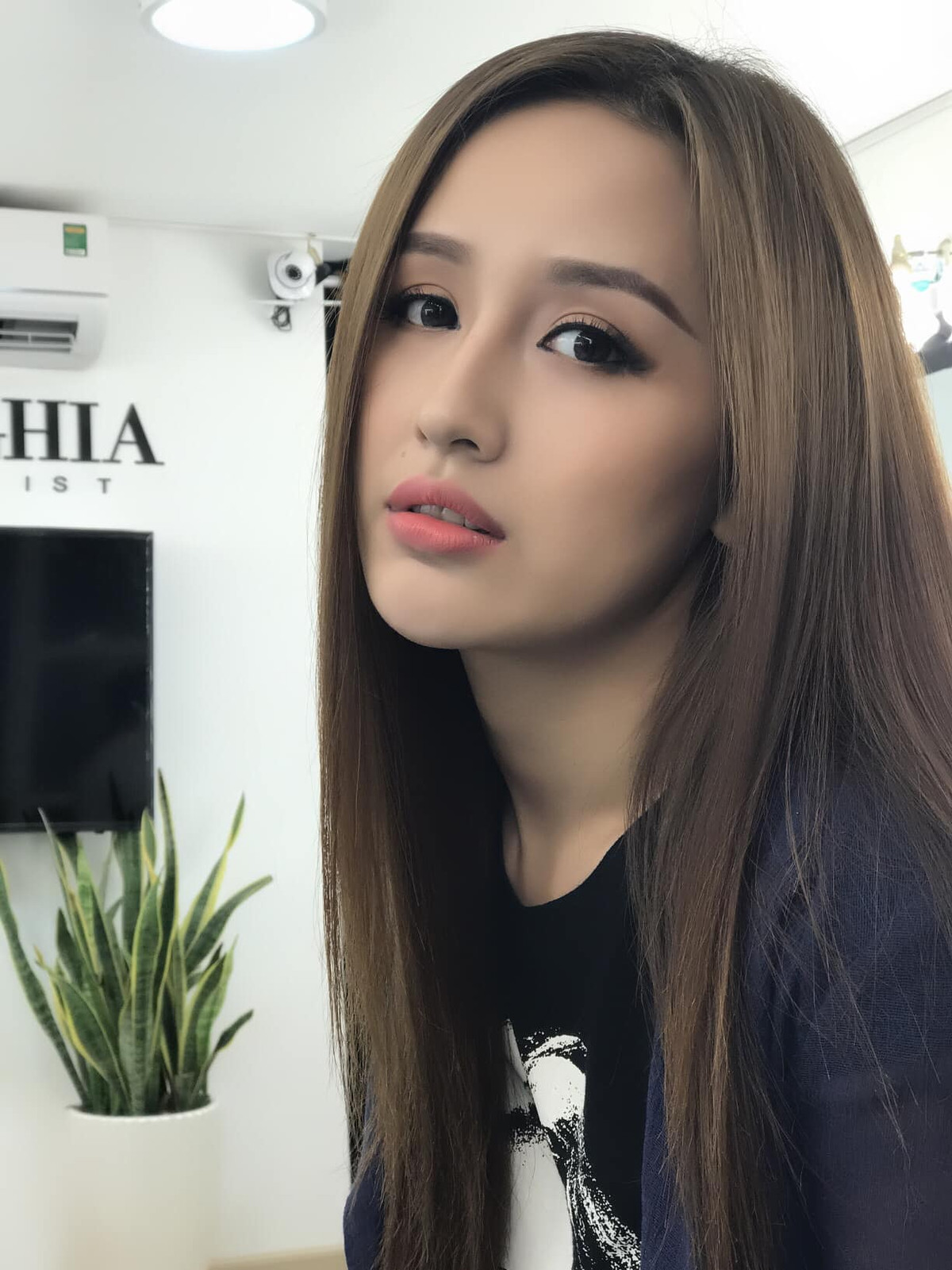 Ngoài ra, Mai Phương Thúy còn nổi tiếng trong giới đầu tư chứng khoán với các thương vụ đầu tư vào Thế giới di động, Vietcombank...Tuy nhiên, người đẹp cho biết đã dừng đầu tư từ năm ngoái. Ảnh: FBNV