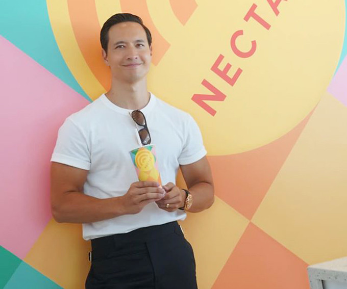 Bên cạnh đó, bạn trai Hà Hồ còn mở tiệm đồ ăn healthy trên đường Thảo Điền (quận 2, TP HCM).