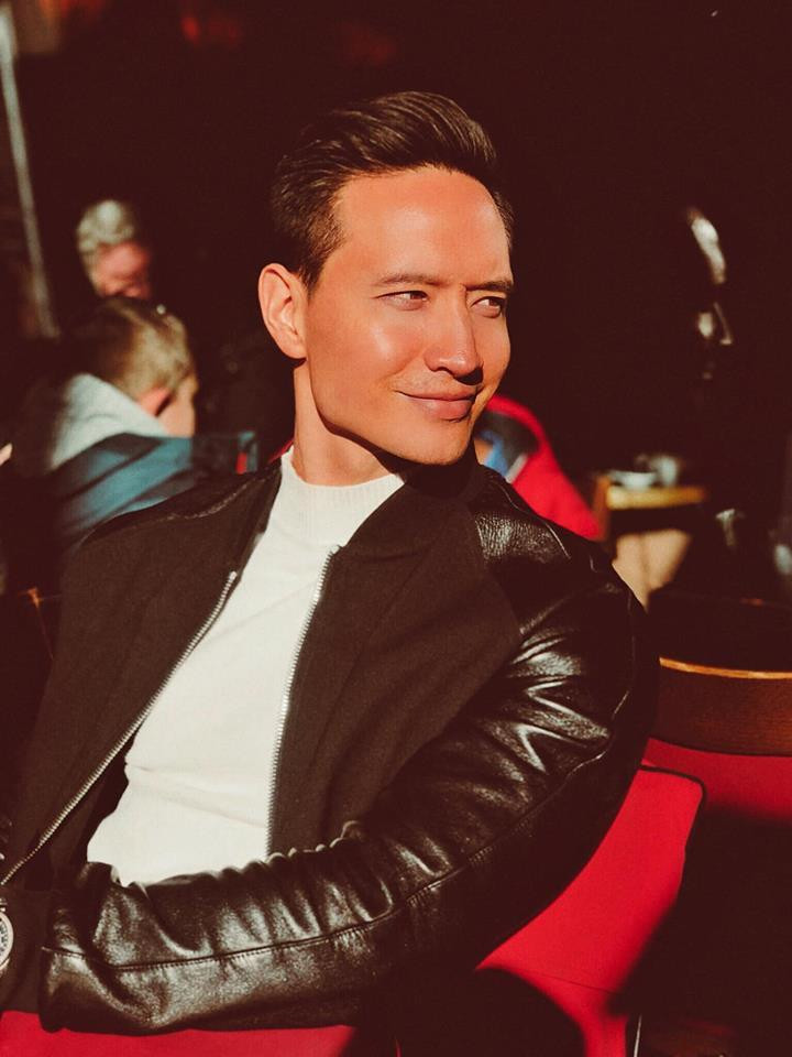 Năm 2014, sau khi xuất hiện trong bộ phim Hương Ga, Kim Lý vụt sáng trở thành cái tên đầy thu hút với khán giả Việt Nam. Vừa "chào sân" điện ảnh Việt, Kim Lý đã giành giải Nam diễn viên được yêu thích nhất tại giải thưởng Ngôi sao xanh.