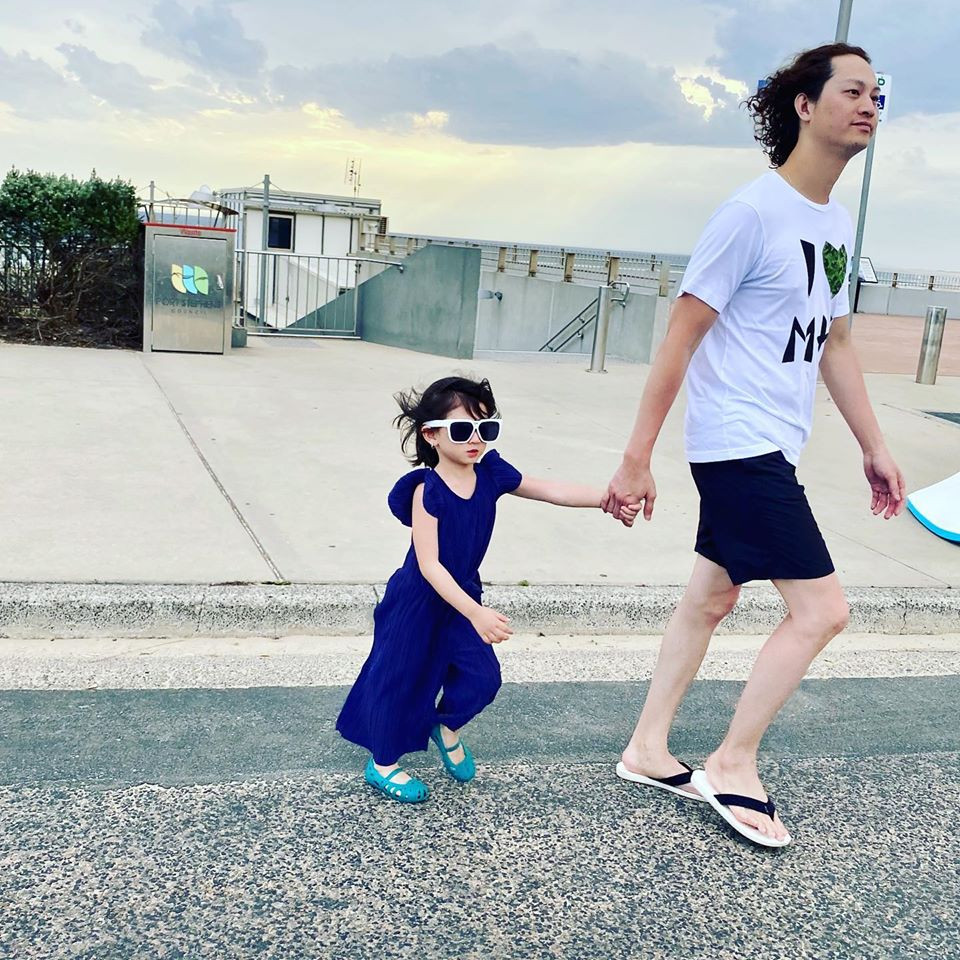 Trong một lần trả lời phỏng vấn trên Người đưa tin, Trang Trần cho biết cô và ông xã Louis đã chụp hình cưới cách đây vài năm rồi, nhưng sẽ không tổ chức đám cưới.