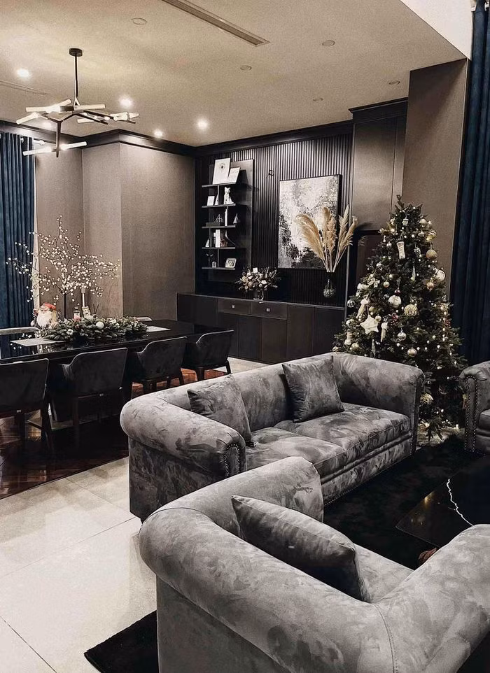 Vào dịp Noel hàng năm, Á hậu Tú Anh đều sửa sang nhà cửa, tạo diện mạo mới cho không gian sống.