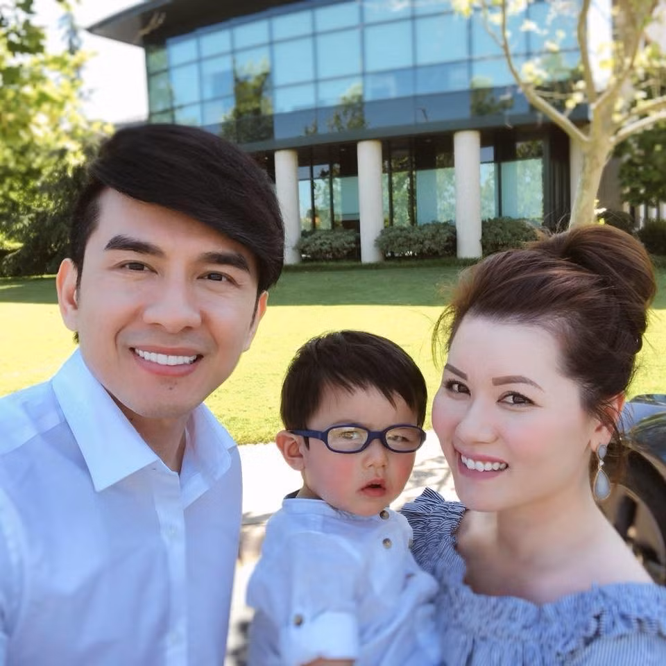 Trên trang cá nhân, Thủy Tiên thường xuyên khoe những chiếc “xế hộp” đắt đỏ và cuộc sống giàu có cùng ông xã Đan Trường và con trai tại Mỹ. Ảnh: Internet.