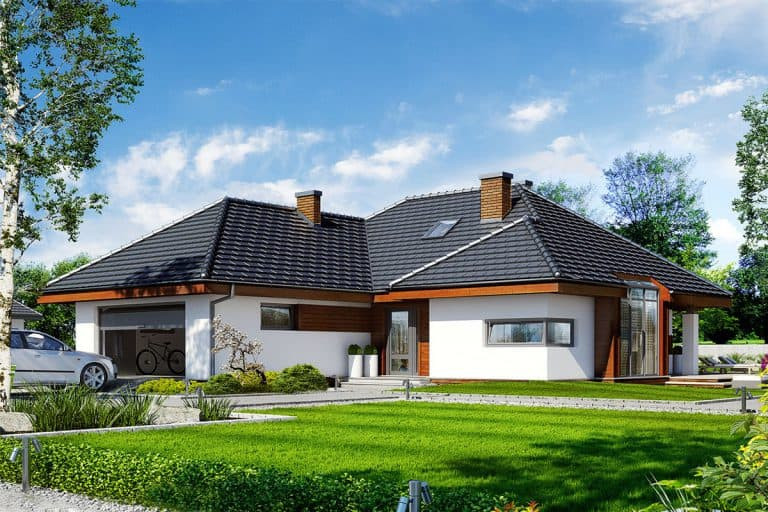 Nhà mái thái có sân vườn cũng là mẫu thiết kế được nhiều khách hàng ưa chuộng. Ảnh: Noithatduongdai.