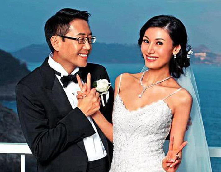 Năm 2008, Hứa Tấn Hanh chính thức làm đám cưới với Lý Gia Hân bất chấp gièm pha, phản đối của dư luận cũng như gia đình. Sau đó, Lý Gia Hân từ bỏ sự nghiệp, chấp nhận những quy tắc khắt khe của gia đình họ Hứa để sống hạnh phúc bên Hứa Tấn Hanh.