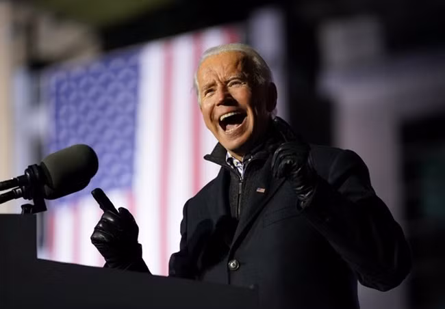 Một nguồn tin tiết lộ, ông Joe Biden cũng nắm giữ một vị trí tại Đại học Pennsylvania với mức lương hàng năm khoảng 400.000 USD.