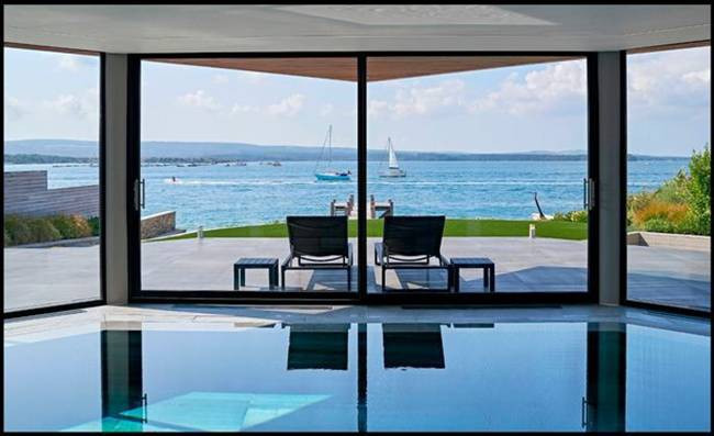 Năm 2018, có 2 căn nhà trên con đường nằm gần biển này được mua với tổng trị giá 15,6 triệu bảng Anh.