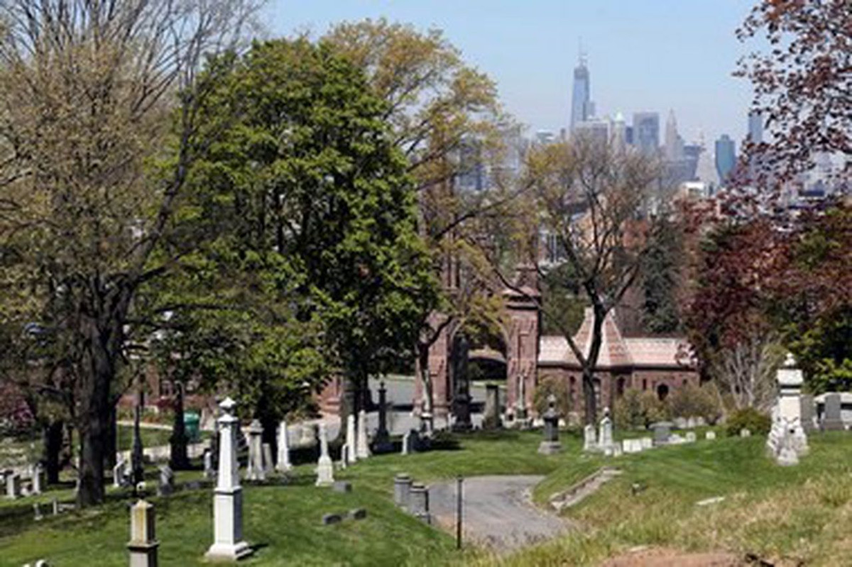 Những năm 1800, nghĩa trang Green-Wood là một trong những điểm đến hút khách du lịch hàng đầu nước Mỹ lúc bấy giờ.