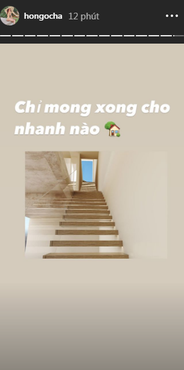 Nhà mới của Hồ Ngọc Hà có thiết kế vô cùng hiện đại và sang trọng với tông màu chủ đạo là trắng. Ảnh: FBNV.