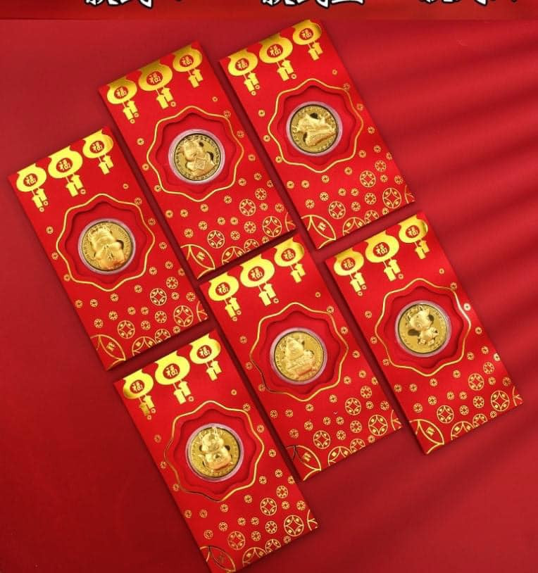 Theo cô Lệ, phong bao lì xì hình trâu vàng có khá nhiều khách đặt mua. Khách ít thì đặt 5 chiếc, nhiều thì 10 - 20 chiếc". Ảnh: Facebook