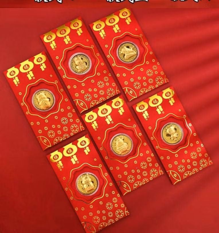 Theo cô Lệ, phong bao lì xì hình trâu vàng có khá nhiều khách đặt mua. Khách ít thì đặt 5 chiếc, nhiều thì 10 - 20 chiếc". Ảnh: Facebook