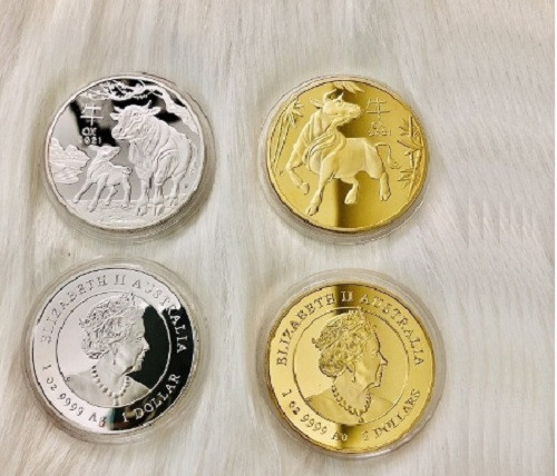 Cặp đồng xu có kích thước đường kính 39mm x dày 3mm, mạ vàng, mạ bạc đẹp mắt. Ảnh chụp màn hình