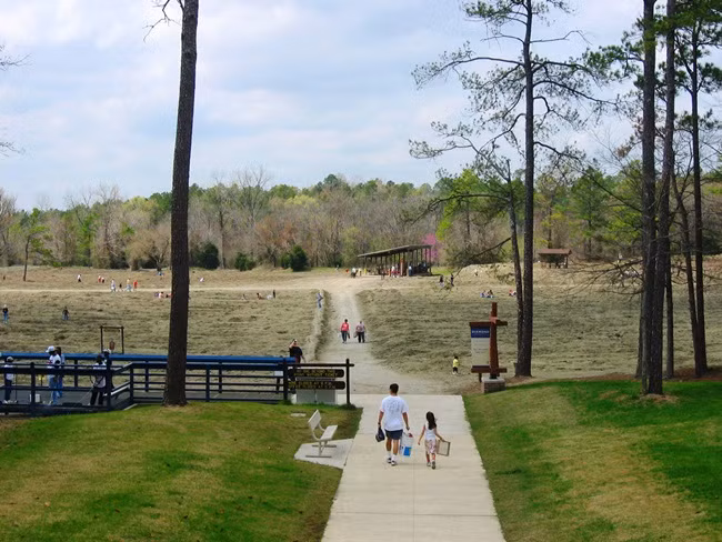 Dù mở cửa tự do nhưng không phải ai cũng tìm được kim cương. Các viên kim cương hình thành cách đây hàng triệu năm.