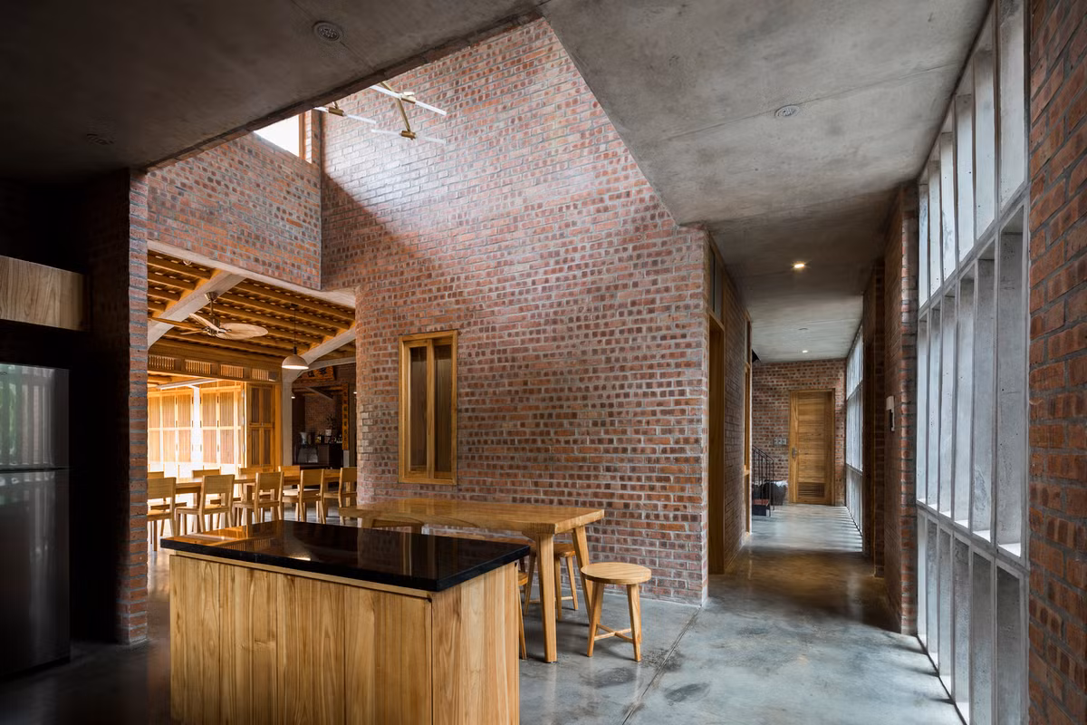 Các lối di chuyển trong nhà khá linh hoạt, tạo sự thuận tiện cho các thành viên trong nhà. Nguồn ảnh: Hiroyuki Oki