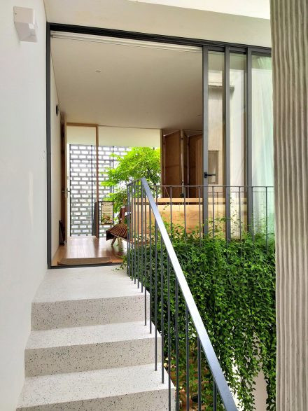 Các khoảng thông tầng giúp không gian thoáng đãng.