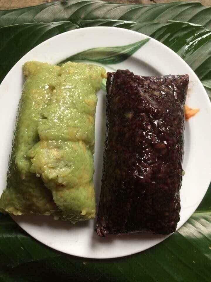 Bánh chưng gù được rao bán lẻ trên chợ mạng với giá 25.000 - 30.000 đồng/chiếc. Giá buôn từ 18.000 - 22.000 đồng/chiếc.