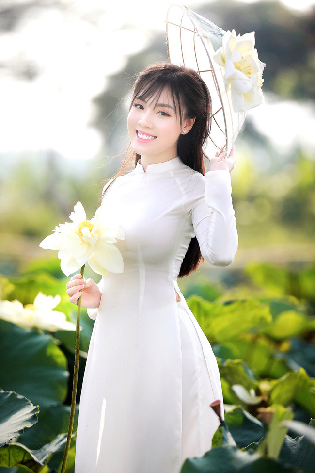 Clip "bắt ghen" của cô được đăng tải sau đó càng khiến dư luận xôn xao.