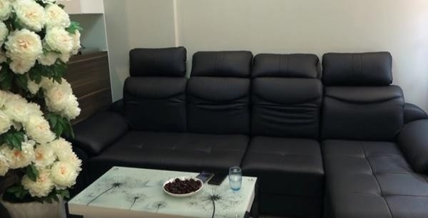 Bên cạnh nghệ thuật, Lâm Khánh Chi đang tập kinh doanh bất động sản theo nghề của mẹ chồng. Ảnh: NSCC