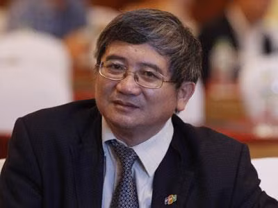 Từ 1986-1995, ông Ngọc là giảng viên khoa Toán - Tin, trường Đại học Bách Khoa Hà nội. Gần 10 năm làm nghề giáo, ông Bùi Quang Ngọc giữ chức chủ nhiệm khoa Tin học tại ngôi trường danh giá bậc nhất thủ đô.