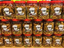 MixiFood bao gồm các đồ ăn vặt được giới trẻ yêu thích như khô gà, cơm ruốc, hải sản rim....Ảnh: Internet.