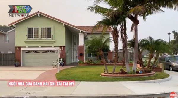 Trước đó, Chí Tài có tham gia một chương trình, để tạo bất ngờ cho nam nghệ sĩ, ê kíp chương trình đã sang tận Mỹ để quay clip ngôi nhà của anh cũng như trò chuyện với ca sĩ Phương Loan (Chí Tài và mọi người thường gọi là Bé Heo). Ảnh: Netlove