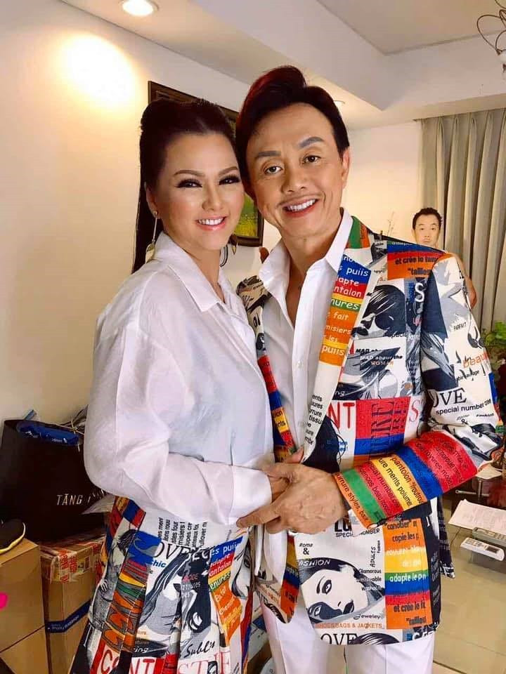 Bên trong căn nhà xinh xắn của cố nghệ sĩ Chí Tài và vợ ở Mỹ Ben trong can nha xinh xan cua co nghe si Chi Tai va vo o My