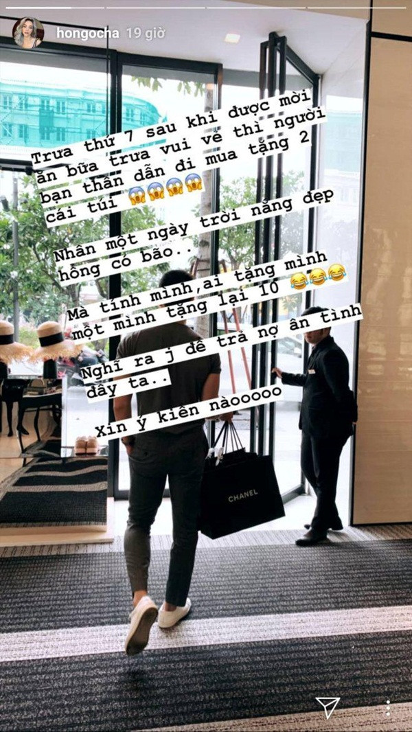 Trong suốt thời gian bên nhau, Kim Lý đã dành tặng Hà Hồ nhiều món quà đắt giá khiến không ít người ghen tỵ. Năm 2019, trong một lần đi mua sắm, Hồ Ngọc Hà được Kim Lý mua tặng 2 chiếc túi xách đến từ nhà mốt Chanel nhân một ngày nắng đẹp. Ảnh: FBNV.