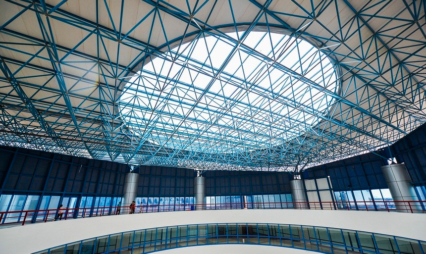 Hệ thống “giếng trời” khổng lồ góp phần tạo nên sự thoáng đãng, khoáng đạt cho toàn bộ cấu trúc. Ảnh: Zing.