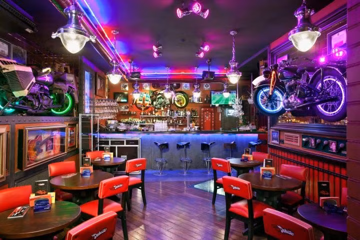 Nhiều nhà hàng luôn tìm cách mở các loại nhạc có thể giúp mọi người cảm thấy thư thái hơn, khiến tâm trạng thoải mái. Từ đó, họ sẵn sàng mua nhiều đồ ăn hơn.