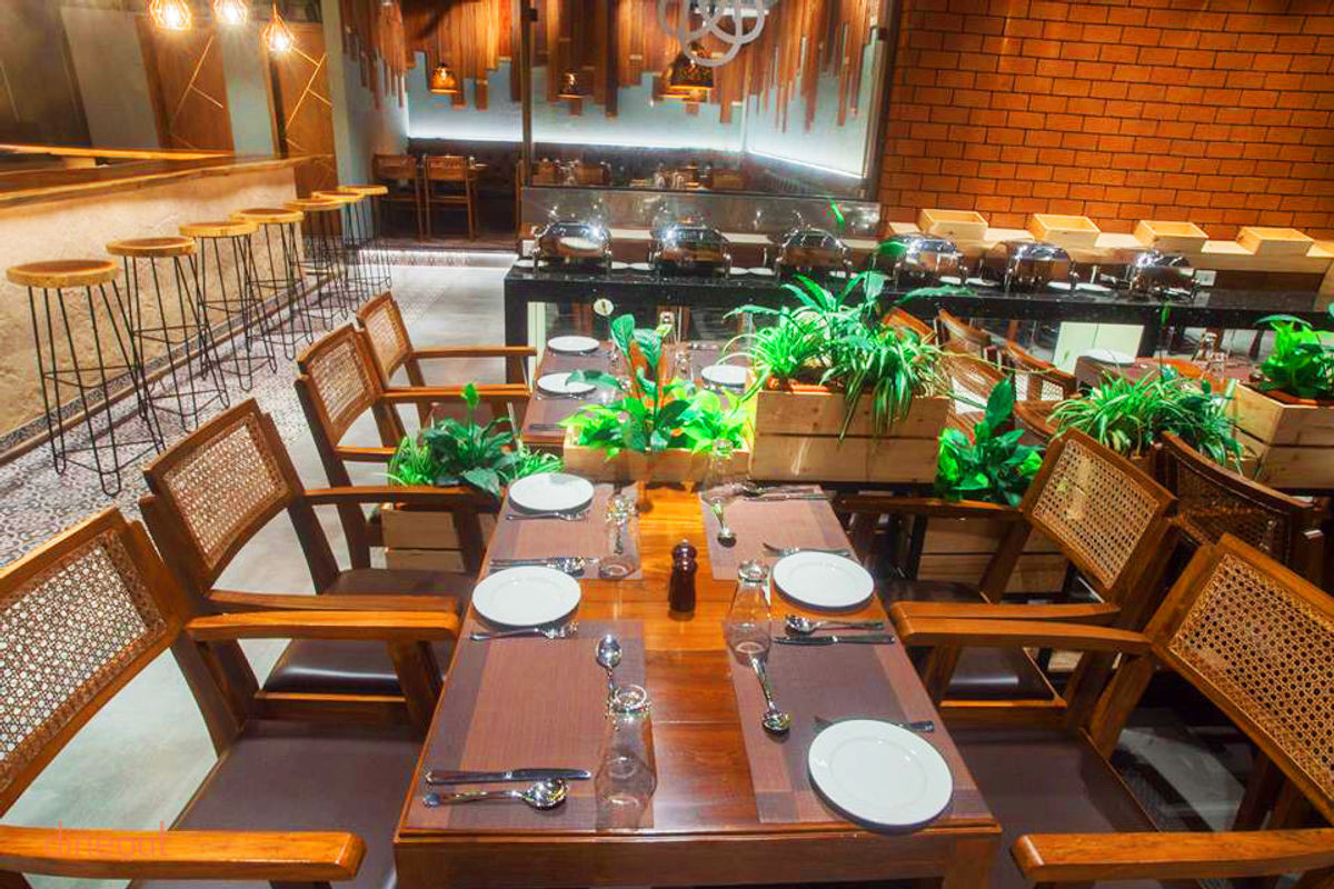 Đặc biệt, cách đặt tên món ăn cũng là nghệ thuật hút khách của nhà hàng. Những cái tên "kêu" và sang chảnh sẽ khiến khách hàng có cảm giác muốn quay lại nhà hàng để thưởng thức.