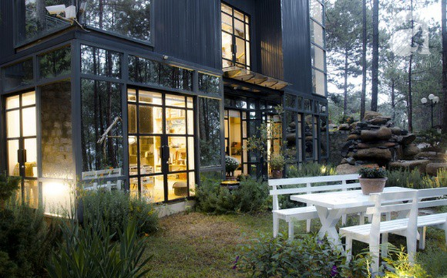 Năm 2018, căn biệt thự được hoàn thành, ước tính rộng khoảng 100m2 và có giá trị lên tới 25 tỷ đồng. Ảnh: FBNV.