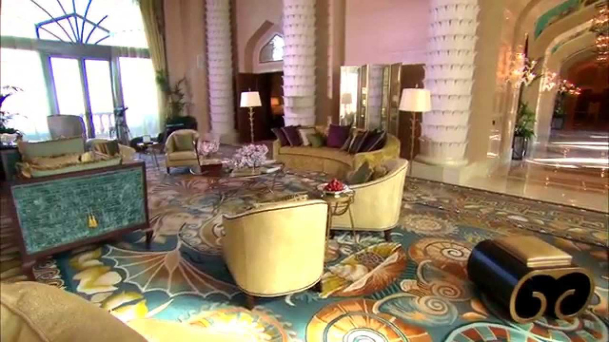 Phòng khách sạn đắt nhất tại Dubai này cũng phục vụ loạt trải nghiệm đắt đỏ bậc nhất thế giới như phòng chơi game riêng, phòng massage, quản gia... Ảnh: Booking.