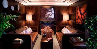 Với khoản đầu tư lớn, hội viên có thể dùng bữa do đầu bếp đạt sao Michelin chuẩn bị, thưởng thức những buổi triển lãm nghệ thuật kín... và quan trọng nhất là cơ hội quen biết với tầng lớp thượng lưu. Ảnh: Getty Image