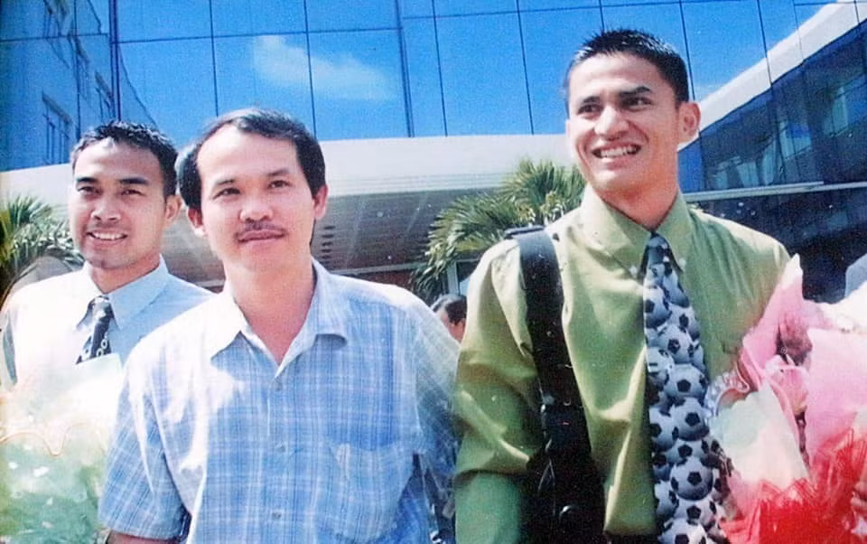 Vừa qua, bầu Đức mời Kiatisak về dẫn dắt HAGL với bản hợp đồng 2 năm. Chiến lược gia người Thái Lan nhận mức lương khoảng 26.000 USD/tháng (hơn 600 triệu đồng). Ảnh: Vietnamnet