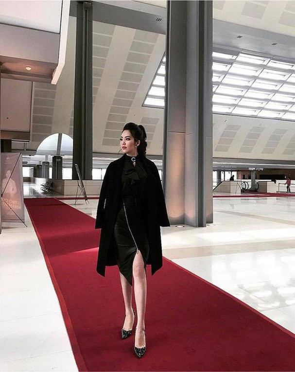 Giành ngôi Á hậu 2 Hoa hậu Việt Nam 2008 nhưng Thụy Vân lại được khán giả biết đến nhiều với vai trò BTV truyền hình. Tháng 11/2010, Á hậu Thụy Vân bất ngờ lên xe hoa với một doanh nhân giàu có tên Cao Hoàng, hơn cô 8 tuổi. Ảnh: Giadinhxahoi.