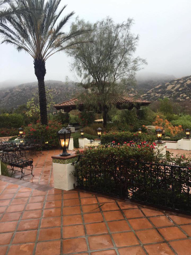 Mặt trước biệt thự triệu đô của tỷ phú Hoàng Kiều. Nguồn ảnh: FBNV.