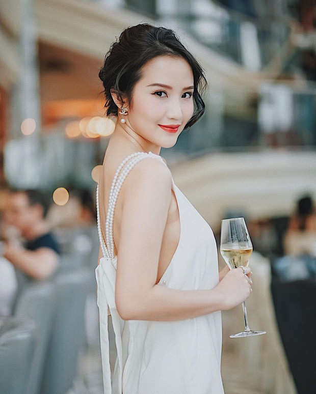 Tốt nghiệp ngành Thương mại tại trường ĐH Quốc tế RMIT Việt Nam. Hiện tại, cô nàng đang làm việc tại công ty của gia đình. Ngoài ra, Primmy Trương còn là người mẫu ảnh và beauty blogger. Ảnh: Instagram NV