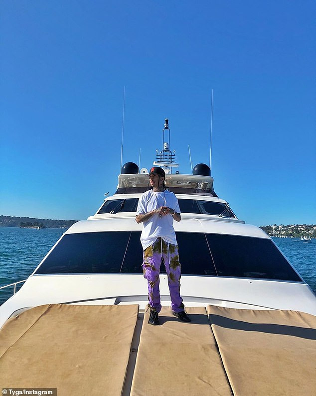 cũng được biết đến với cuộc sống xa hoa, sở hữu nhà sang, kim cương đắt giá...Nguồn ảnh: Instgram, Internet